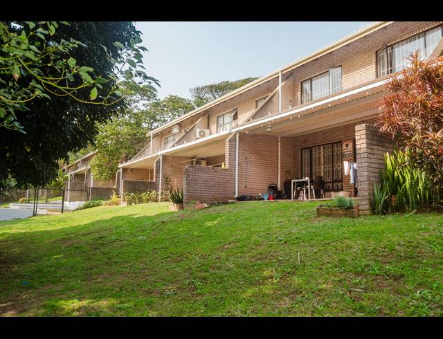 3 BEDROOM TOWNHOUSE FOR SALE IN SCOTTBURGH CENTRAL